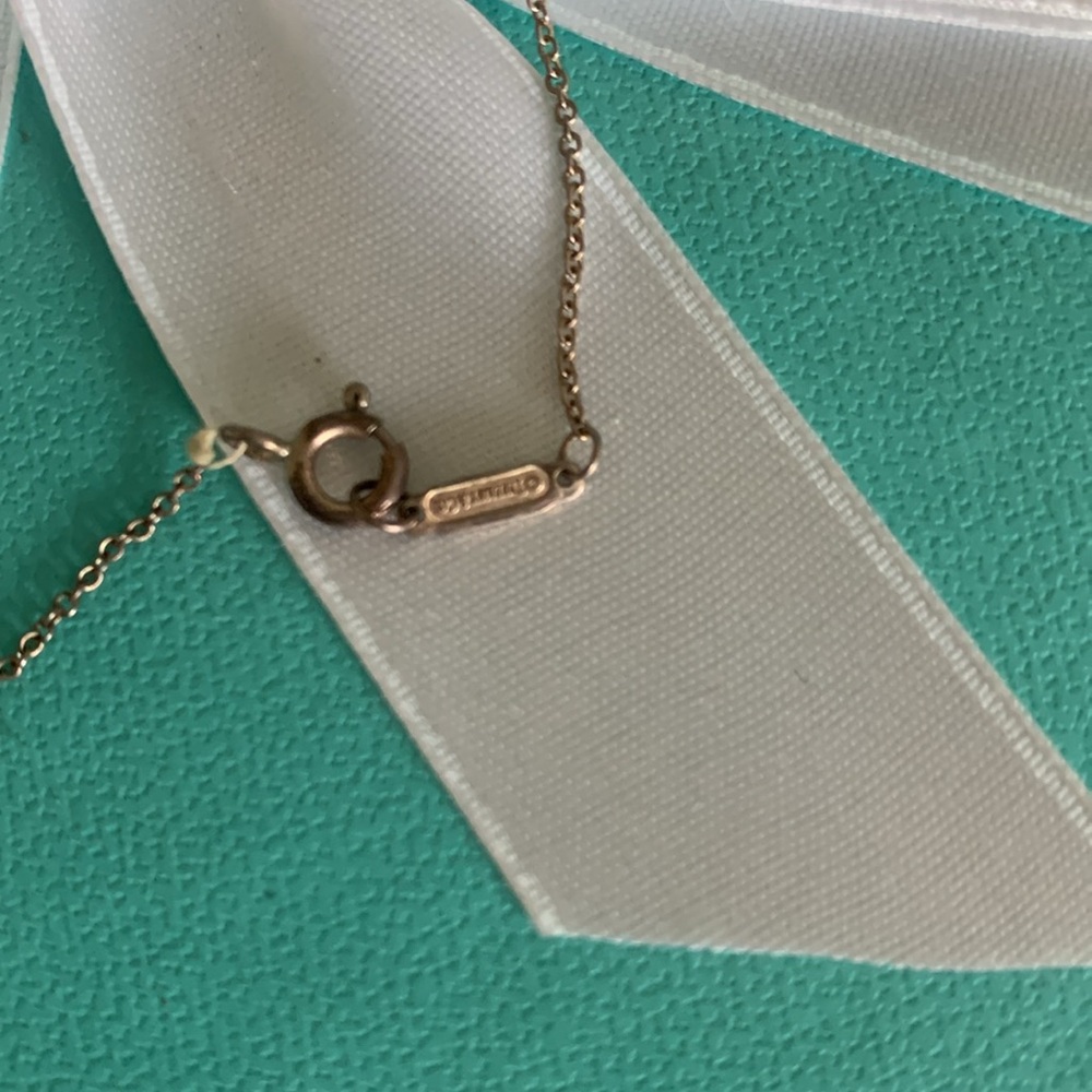 Tiffany & Co 925 Sterling Silver Nike necklace and marathon charm 811 - Picture 4 of 5